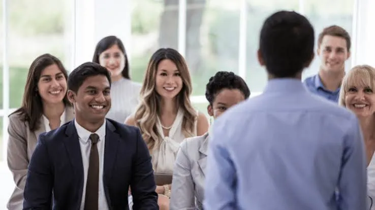 7 Cara Menghadapi Atasan Micromanagement Tanpa Bikin Konflik